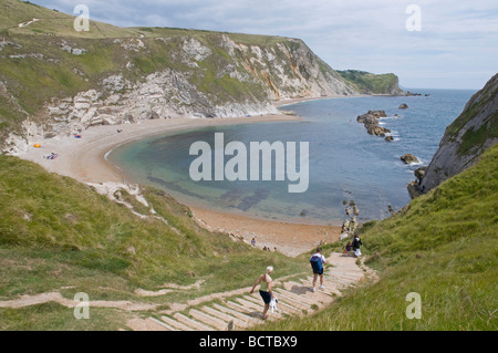 Belle plage à St Oswalds Lulworth Cove, baie près de Dorset Banque D'Images