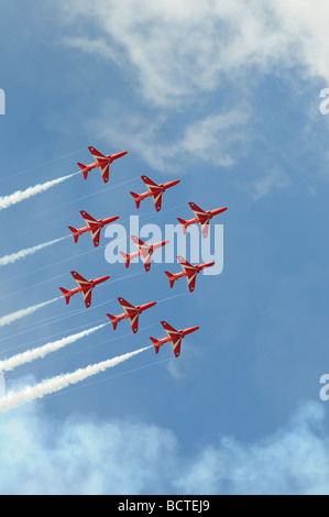 La Royal Air Force des flèches rouges dans l'équipe de démonstration de la formation diamant au Royal International Air Tattoo RAF Fairford Banque D'Images