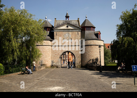 Porte de la ville historique de Bruges, Belgique, Europe Banque D'Images