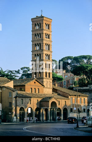 Le Campanile, la Basilique de Santa Maria in Cosmedin, Piazza Bocca della Verità, Rome, Latium, Italie, Europe Banque D'Images