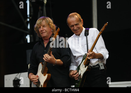 Francis Rossi et Rick Parfitt, Status Quo, des musiciens de rock britannique, Open Air Festival, Muehldorf am Inn, Bavière, Allemagne Banque D'Images