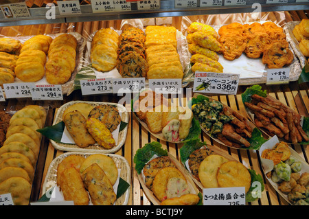 Un comptoir lunch dans un centre commercial Tokyo Japon Banque D'Images