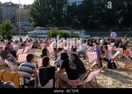 Herrmann beach bar sur le Canal du Danube, Herrmann Park, Vienne, Autriche, Europe Banque D'Images