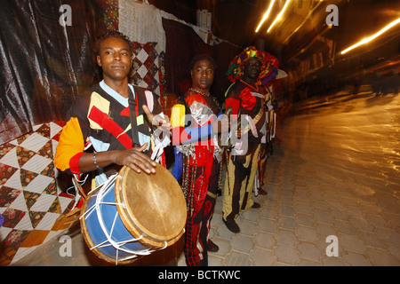 Batteur, confrérie Soufie, cérémonie religieuse, Hammamet, Tunisie, Afrique du Nord Banque D'Images