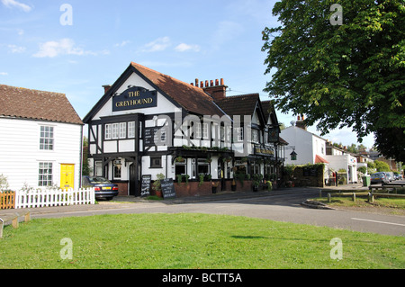 Le Greyhound Pub, Weston vert, Surrey, Angleterre, Royaume-Uni Banque D'Images