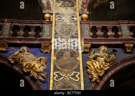 Intérieur richement décoré de l'époque baroque Notre-Dame-des-Anges église abbatiale, en Ile sur la Sorgue, Provence, France, Europe Banque D'Images