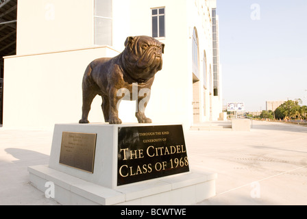 Statue de bouledogue à Johnson Prix Hagood Stadium à La Citadelle de Charleston SC USA Banque D'Images