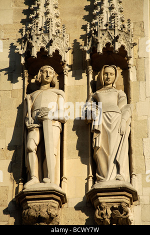 Statues médiévales sur la façade de l'hôtel de ville de Bruges, Belgique, Europe Banque D'Images