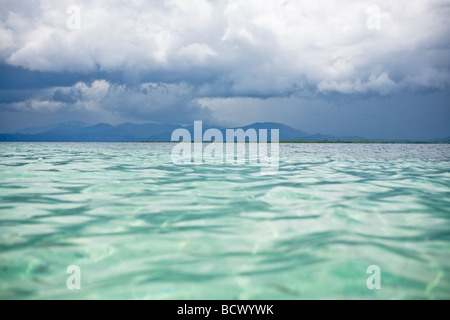 Island hopping dans Honda Bay au large de Palawan aux Philippines Banque D'Images