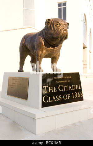 Statue de bouledogue à Johnson Prix Hagood Stadium à La Citadelle de Charleston SC USA Banque D'Images