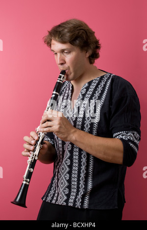 Une photographie tête-et-épaules de Joël JORDA clarinettiste (France). Portrait du clarinetiste Joël Jorda (France). Banque D'Images