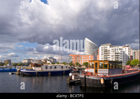 Houseboats en bassin Blackwall Docklands E14 London United Kingdom Banque D'Images