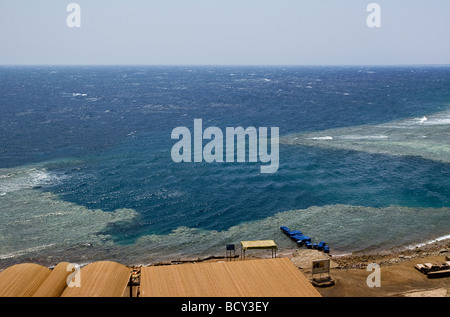 Le site de plongée Blue Hole, Egypte Banque D'Images