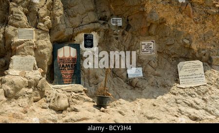 Les pierres tombales des morts les plongeurs, Blue Hole, Dahab, Egypte Banque D'Images