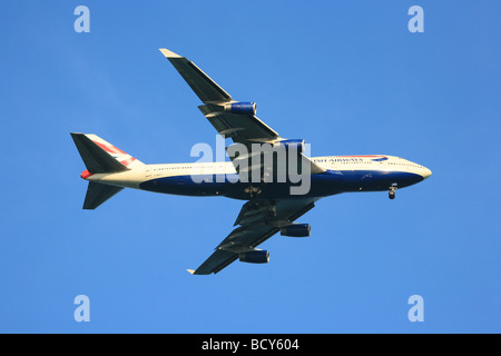 British Airways Boeing 747-436 G-avion BNLT en approche finale pour l'Aéroport International de Logan à Boston Massachusetts USA Banque D'Images
