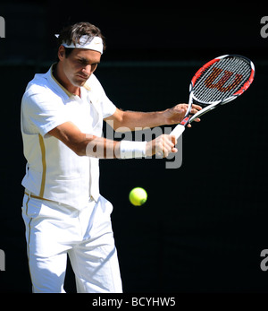 ROGER FEDERER se réchauffe avant le championnat de Wimbledon Wimbledon 2009 Londres Angleterre 24 Juin 2009 Banque D'Images