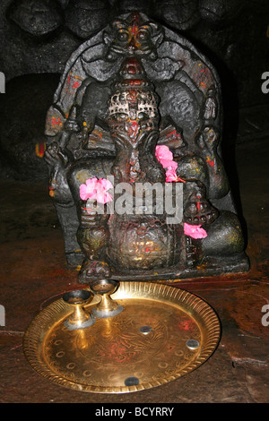 Lieu de culte pour le dieu Hindou Ganesh dans le Bull Temple, Bangalore, Inde Banque D'Images