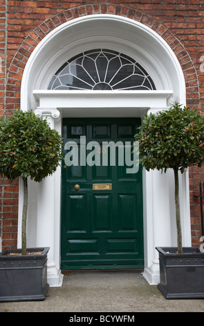 Peint vert porte géorgienne Merrion Square Dublin République d'Irlande Banque D'Images