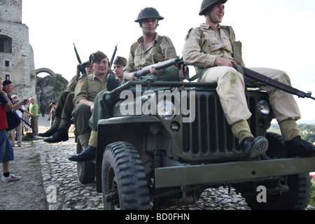 Reconstitution de la deuxième guerre mondiale - loi sur l'importante bataille de Monte Cassino. Événement annuel en Pologne, Ogrodzieniec. Banque D'Images