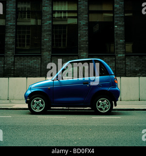 G-Wiz voiture électrique sur une rue de Londres Banque D'Images