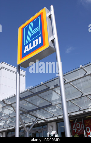 Supermarché Aldi signer à Shepton Mallet UK Banque D'Images