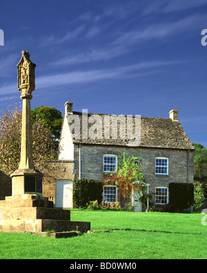 Fr - GLOUCESTERSHIRE Cotswold Cottage typique : à Guiting Power Banque D'Images