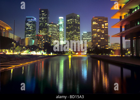 Downtown Los Angeles skyline at Dusk Banque D'Images