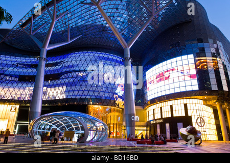 De Singapour, Orchard Road, le centre commercial ION Orchard Banque D'Images