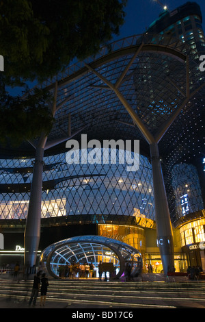 De Singapour, Orchard Road, le centre commercial ION Orchard Banque D'Images