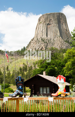 Vue depuis l'entrée à Devils Tower National Monument au Wyoming Banque D'Images