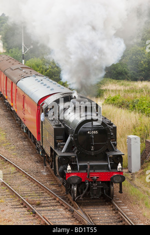 Un train à vapeur fonctionnant sur le Quorn Loughborough Leicestershire Royaume-Uni près de fer Banque D'Images