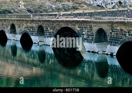 L'Espagne, l'Estrémadure : Puente del Cardenal dans le parc naturel de Monfragüe Banque D'Images