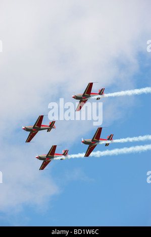 Dimanche 2009 le meeting aérien de Fairford Royal Jordanian Falcons d' EA300L Banque D'Images