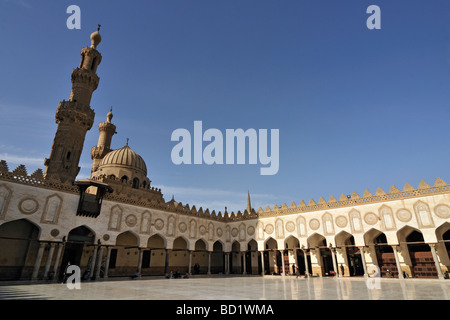 Cour intérieure de mosquée d'Al Azhar du Caire islamique Égypte Banque D'Images