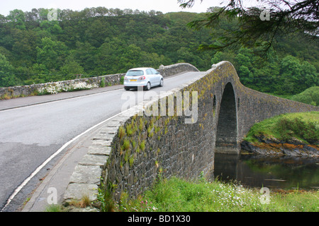 Le Clachan Bridge liens l'île de Seil avec l'Écosse continentale Banque D'Images