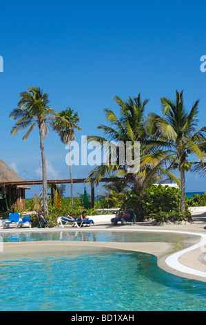 Piscine à plage de Maroma Resort all inclusive Caribe état de Quintana Roo Riviera Maya Yucatan Mexique Banque D'Images