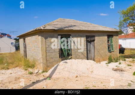 Maison à l'abandon à Skala sur l'île grecque de Céphalonie, Grèce GR Banque D'Images