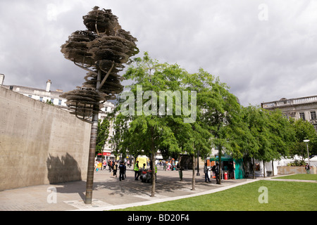 Arbre du souvenir commémorant les civils tués pendant la Seconde Guerre mondiale des jardins de Piccadilly manchester uk Banque D'Images