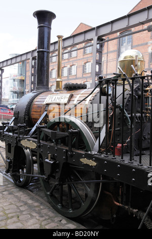 Réplique de Robert Stephenson's 1830 locomotive planète au musée des sciences et de l'industrie de Manchester uk Banque D'Images