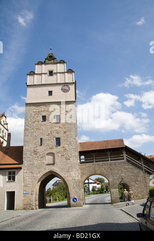 Dinkelsbuhl Bavaria Allemagne UE Nordlingen gate house tower et la ville fortifiée murs Banque D'Images