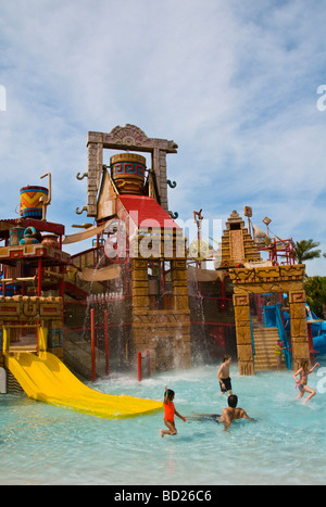 Parc aquatique Aquaventure Dubai Banque D'Images