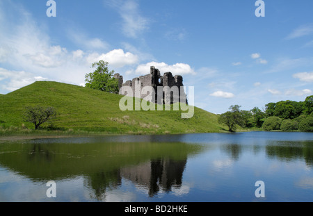 Morton château sur les rives du Loch Morton en Ecosse Banque D'Images