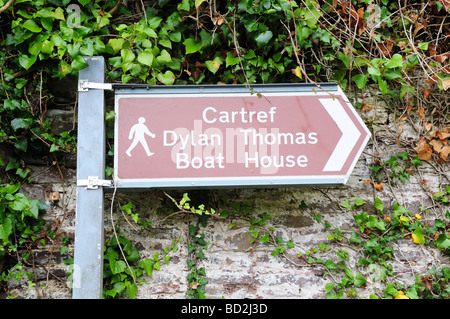 Panneau indiquant la manière de Dylan Thomas bateau maison Galles Carmarthenshire Carmarthen Banque D'Images