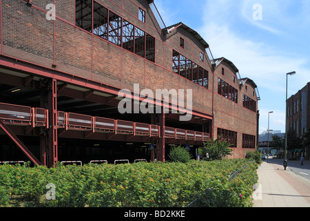 Route der Industriekultur, Friedrich Alfred Krupp, Werkshalle, Presse- und Hammerwerk Ost, als die Parkhaus durch die Firma IKEA, Essen, Ruhr Banque D'Images