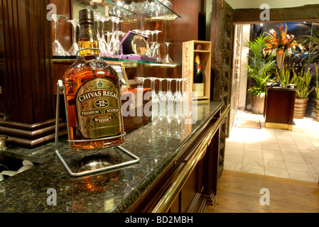 Bouteille de Chivas Regal premium Scotch whisky Banque D'Images