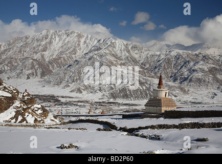 Photos de l'hiver randonnée sur la rivière Zanskar gelé au Ladakh / Inde.Il s'appelle Chadar, signifie couverture de glace. Banque D'Images