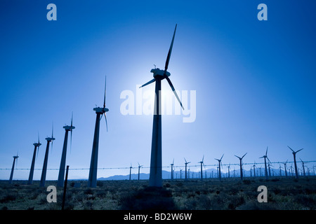 Les éoliennes produisant de l'électricité Banque D'Images