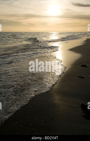 Coucher du soleil sur la plage de Bowman - Sanibel Island, Floride Banque D'Images