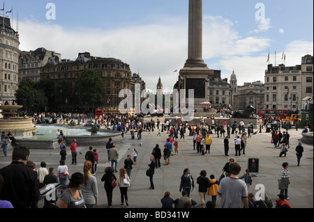 Les foules à Trafalgar Square London Banque D'Images