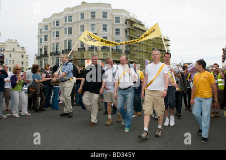 Brighton, Angleterre, Royaume-Uni - La parade au cours de l'assemblée annuelle de Brighton Pride Gay Pride celebration. 1er août 2009. Banque D'Images